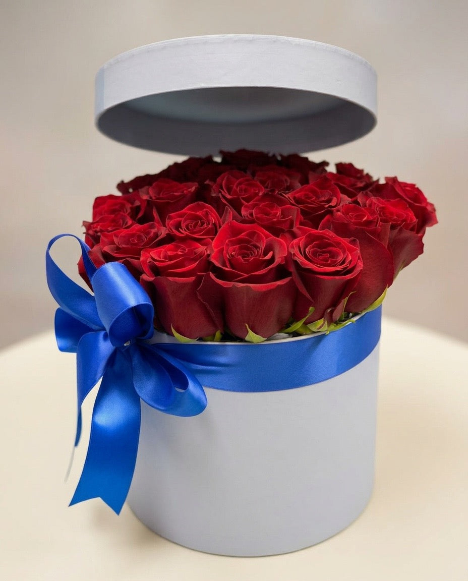Luxury Red Roses Hat Box – Elegant Rose Box Delivery Miami